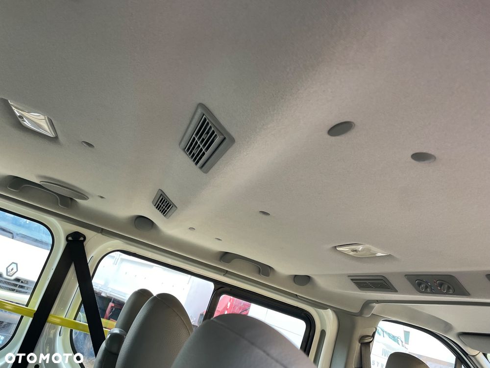 Renault Trafic Passenger Expression - 26