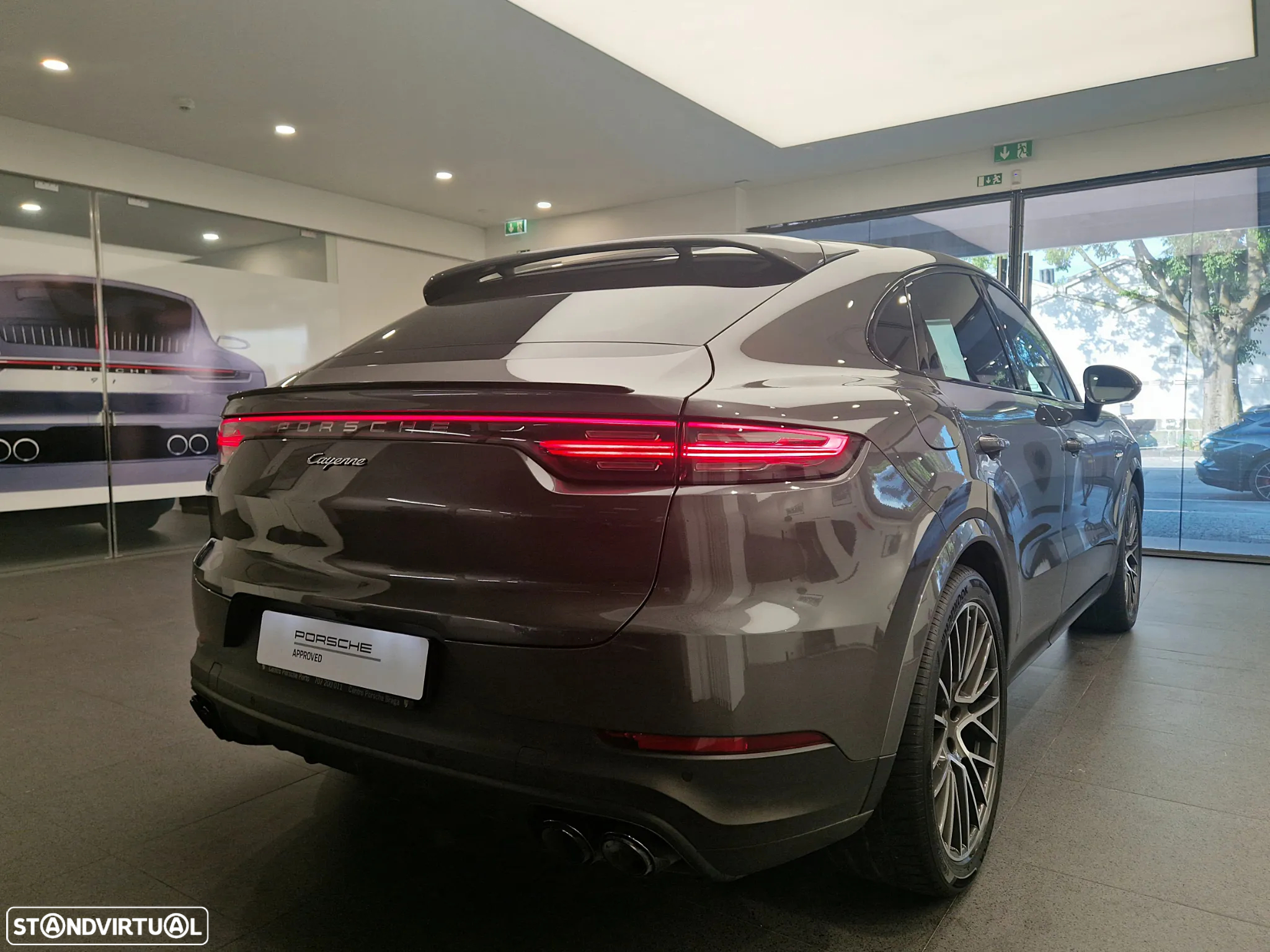 Porsche Cayenne Coupé E-Hybrid - 3