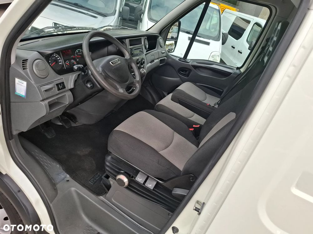 Iveco Daily 35S13 L2H2 ŚREDNIAK Klima HAK 3500KG - 17