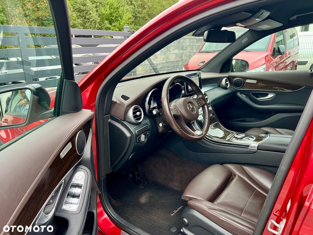 Mercedes-Benz GLC 250 4Matic 9G-TRONIC Exclusive - 5