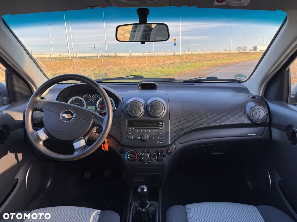 Chevrolet Aveo 1.2 LS - 27