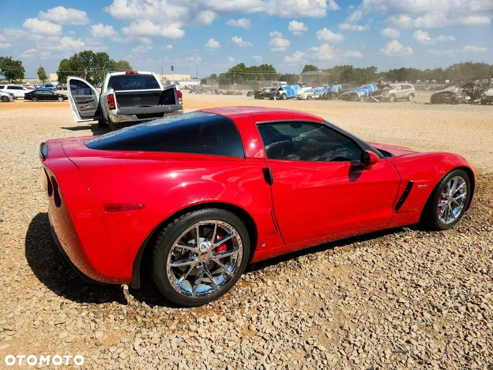Chevrolet Corvette - 4