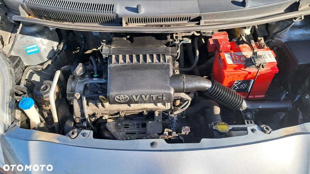 Toyota Yaris - 6