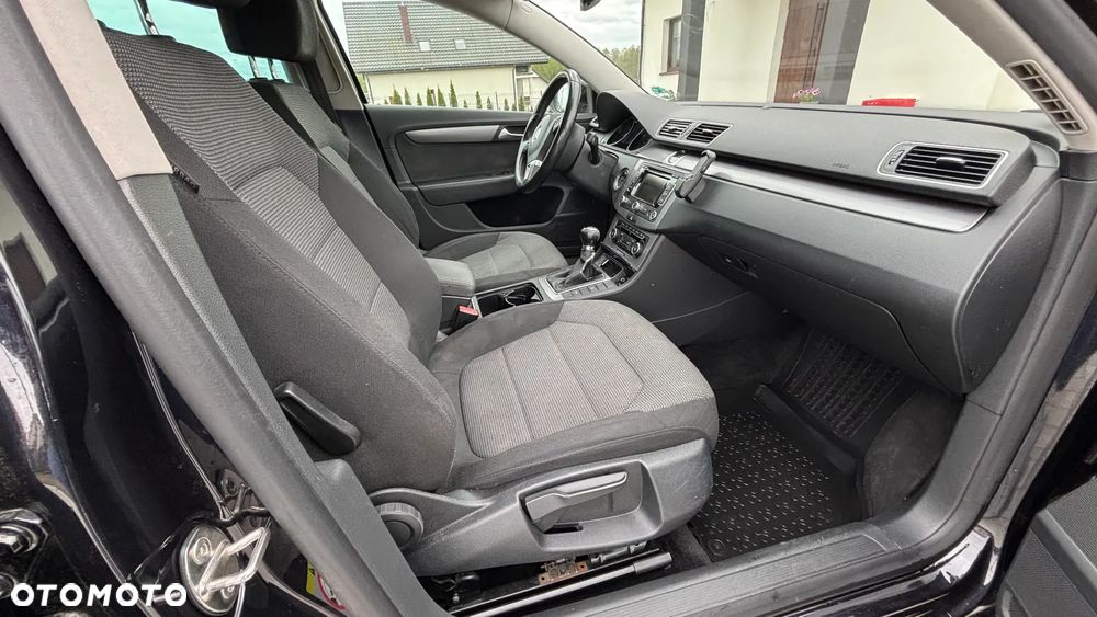Volkswagen Passat 2.0 TDI Comfortline - 12