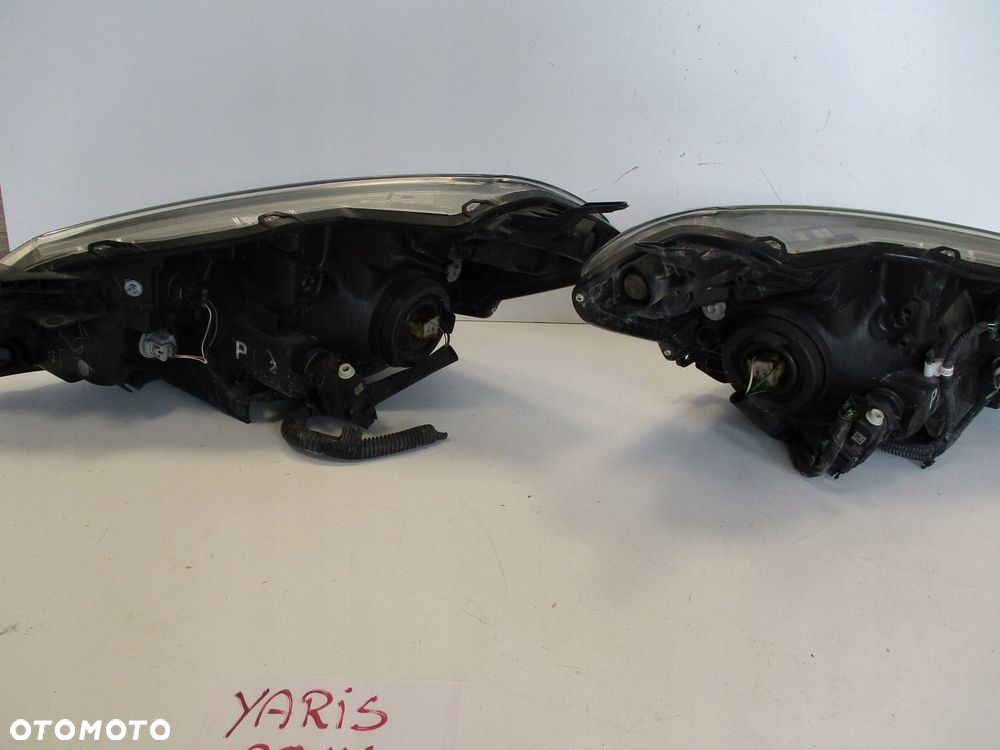 Lampa TOYOTA YARIS 3 III PRAWA 17R - 8