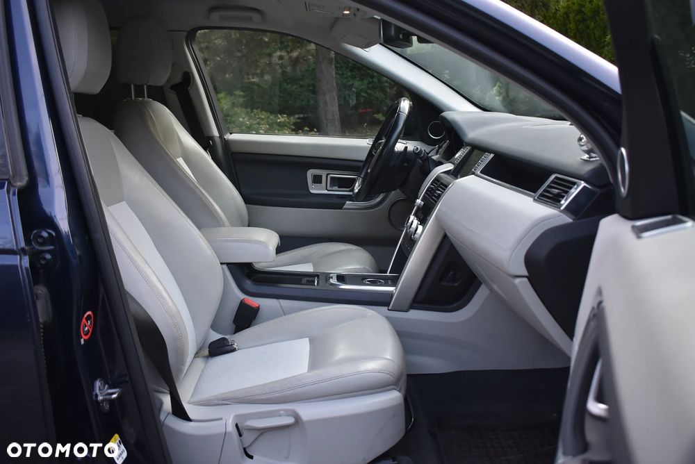 Land Rover Discovery Sport - 28
