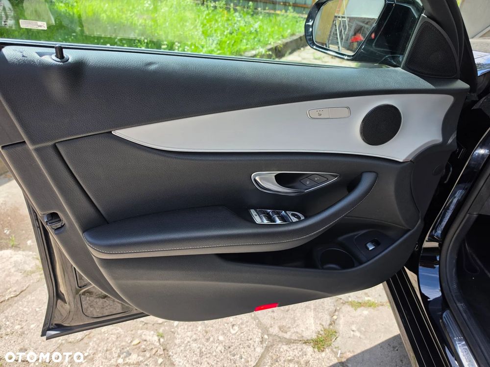 Mercedes-Benz Klasa E 220 d 4-Matic - 8