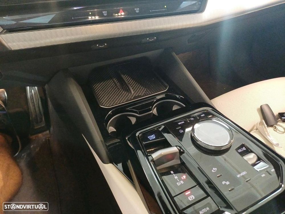 BMW i5 Touring eDrive40 - 10