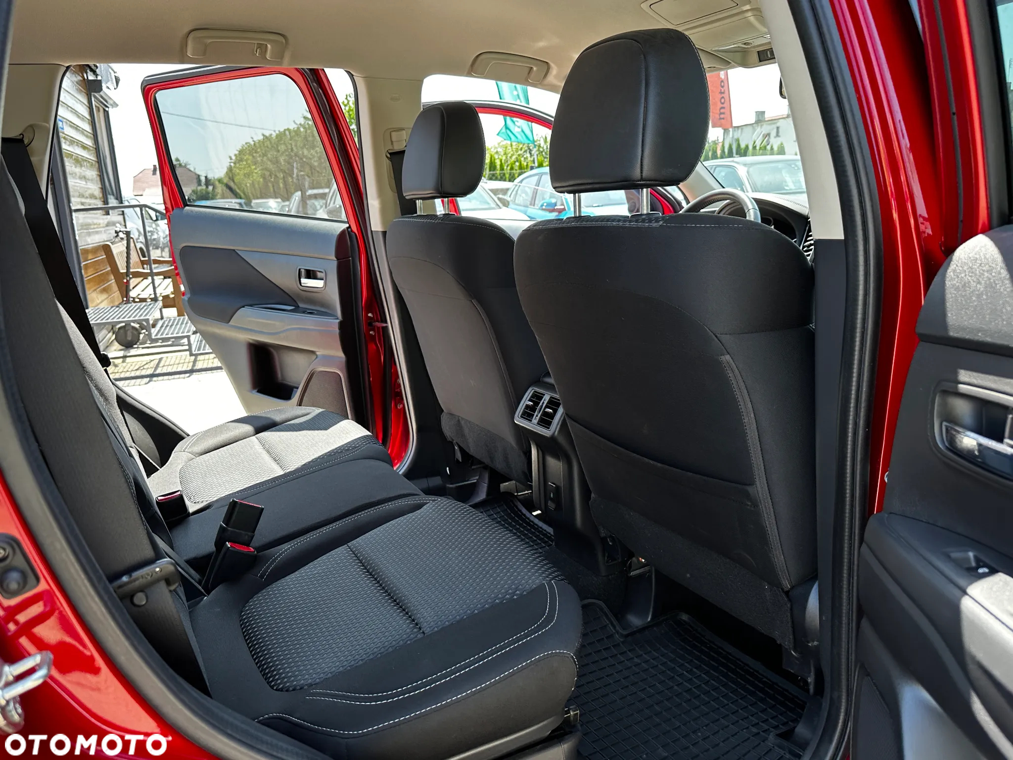 Mitsubishi Outlander - 25