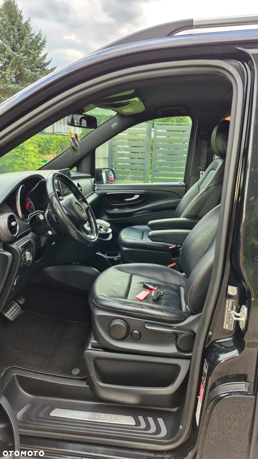 Mercedes-Benz Klasa V 250 d lang 7G-TRONIC Avantgarde Edition Night Edition - 7