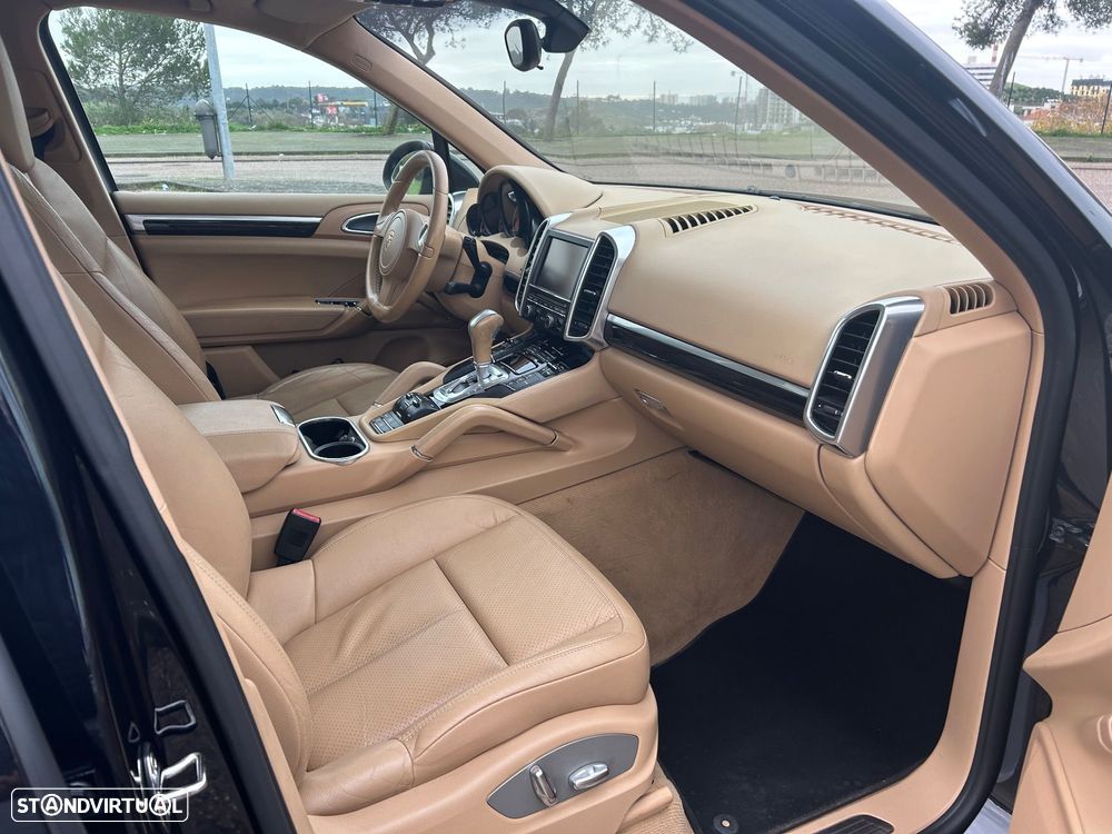 Porsche Cayenne S - 9