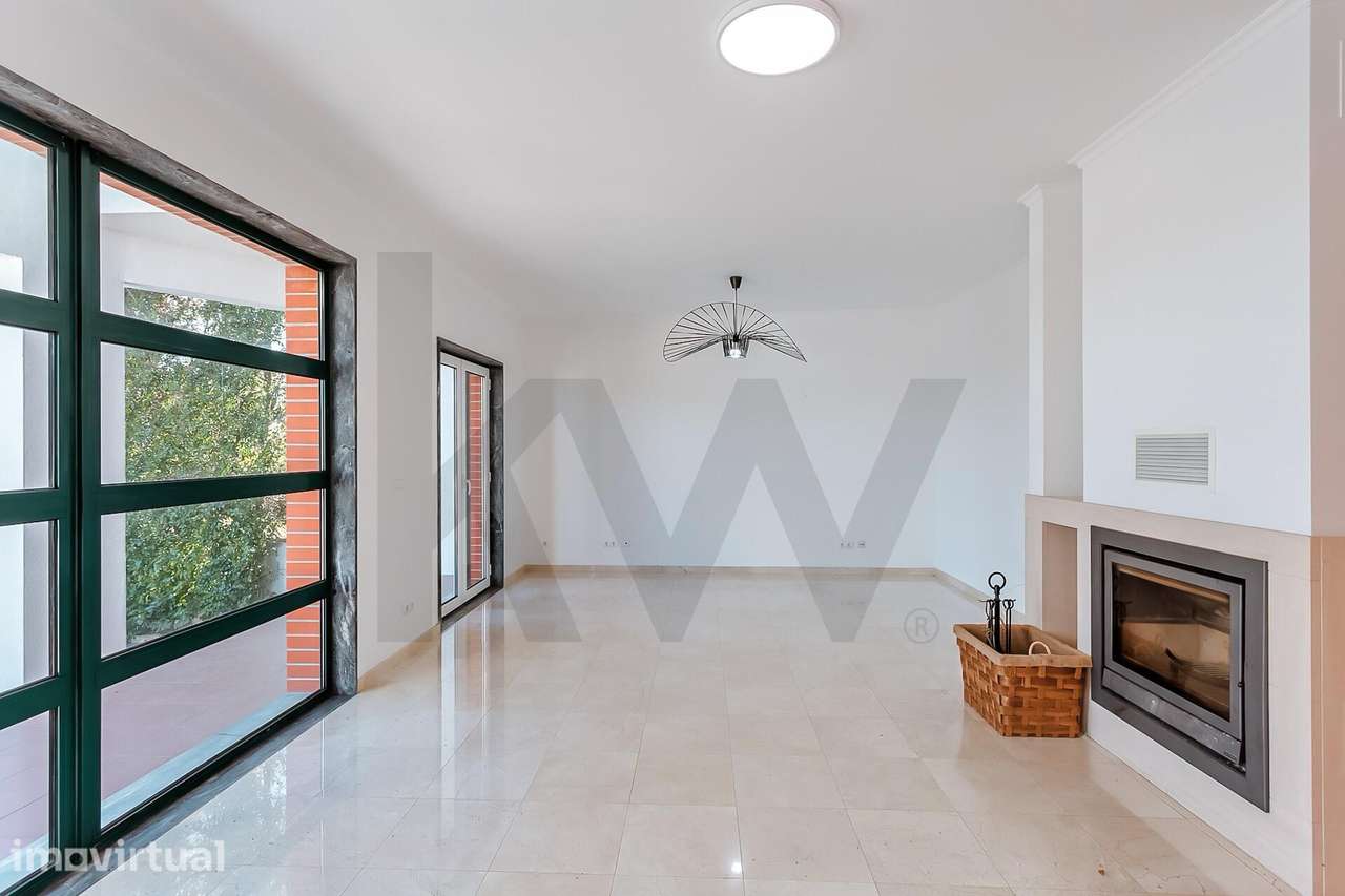 Moradia T4+2 com Jardim e Piscina para Arrendamento, junto ao Oeiras G - Grande imagem: 4/60