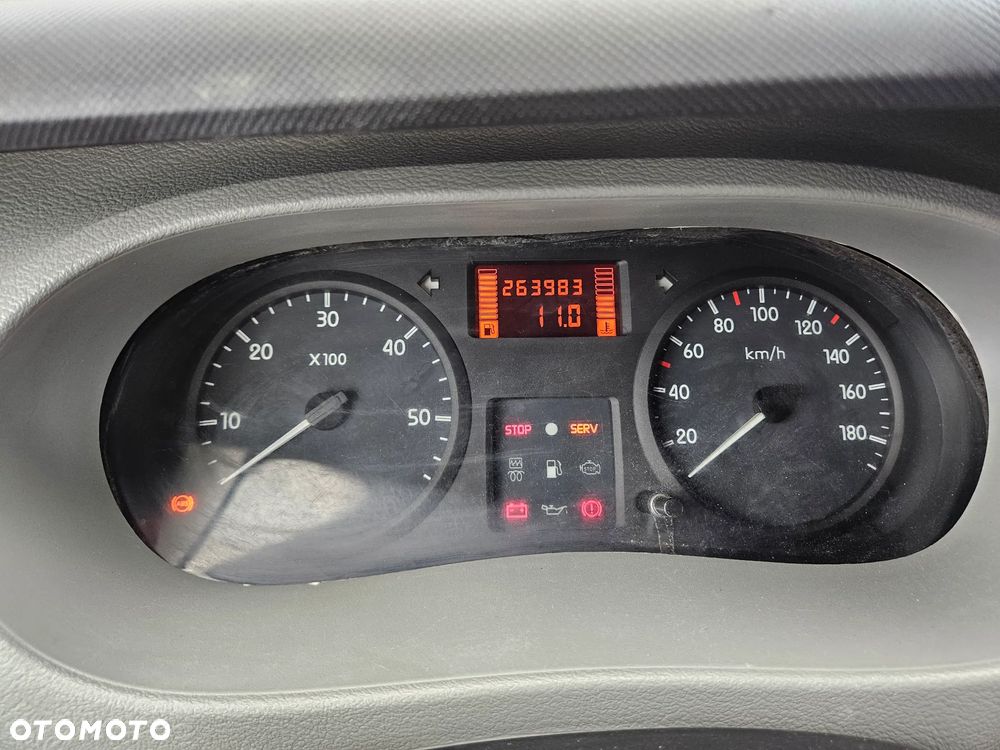 Renault 2004 - 8