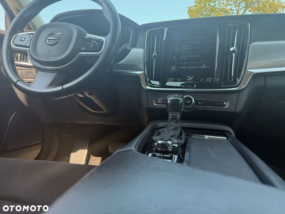 Volvo V90 D4 Momentum - 17