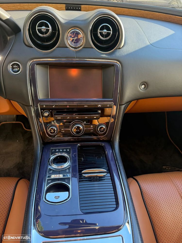 Jaguar XJ 3.0 D V6 Premium Luxury - 9