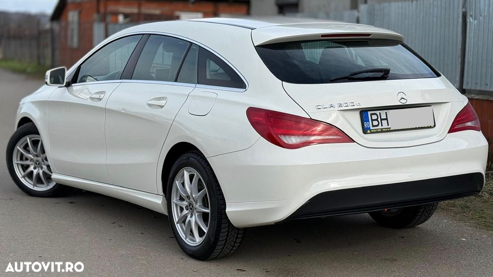Mercedes-Benz CLA 200 - 4