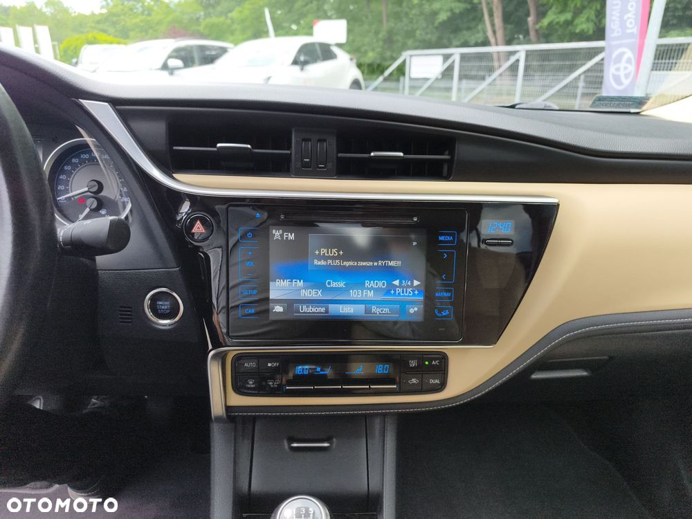 Toyota Corolla 1.6 Prestige EU6 - 27