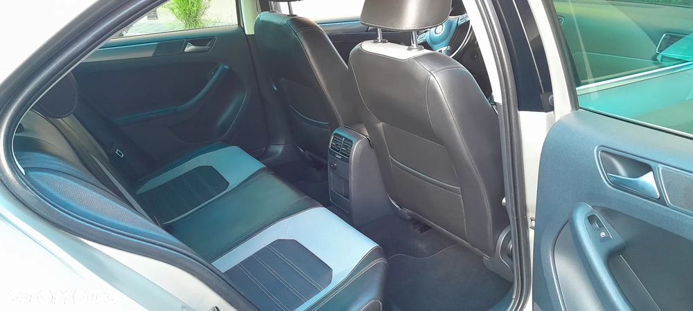 Volkswagen Jetta 2.0 TSI Highline DSG - 12
