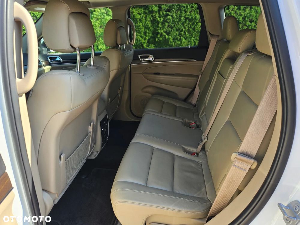 Jeep Grand Cherokee - 21
