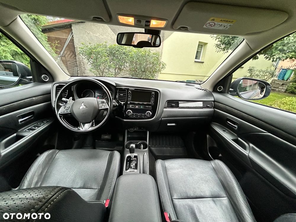Mitsubishi Outlander 2.0 4WD CVT Diamant+ - 11