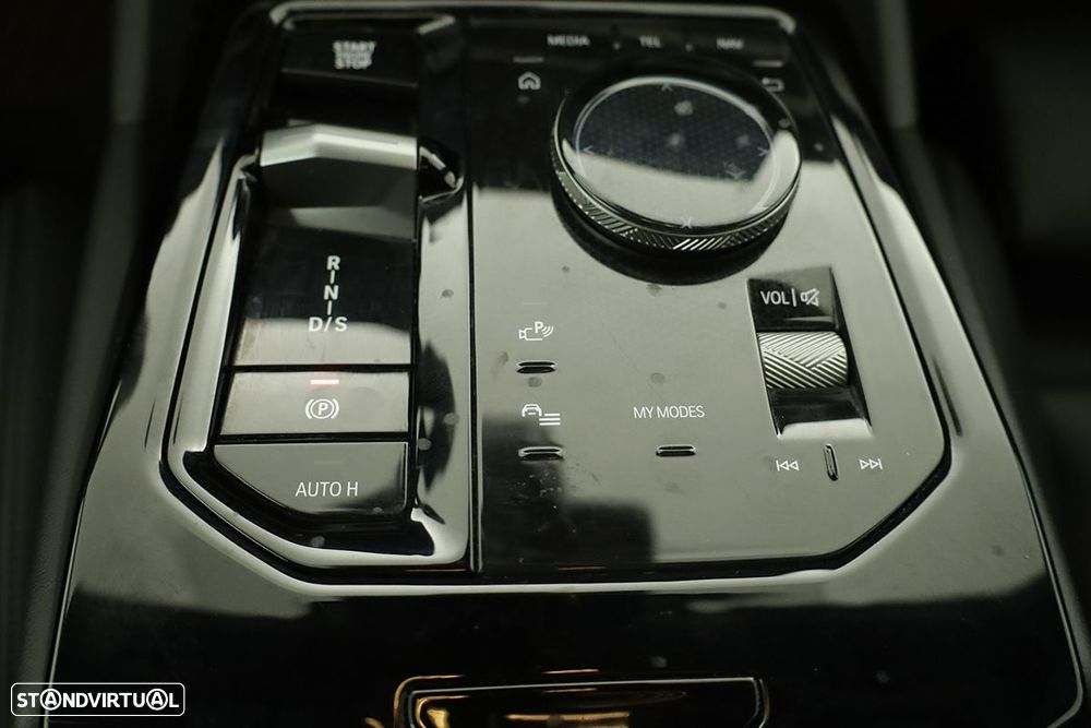 BMW 520 d Pack Desportivo M - 13