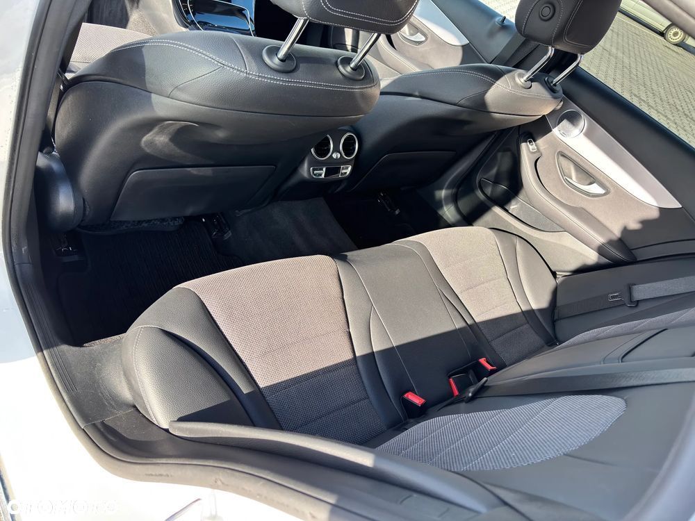 Mercedes-Benz Klasa C 300 e T 9G-TRONIC Avantgarde - 16
