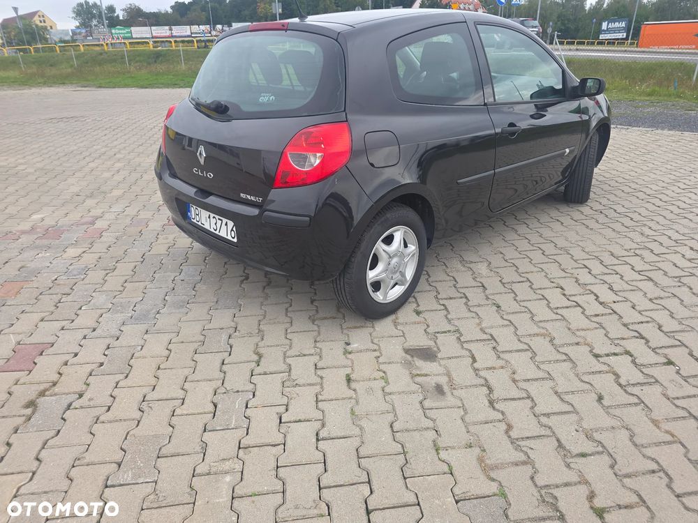 Renault Clio 1.2 16V Authentique - 12
