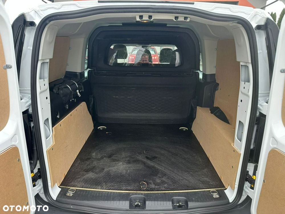 Ford Transit Connect - 14