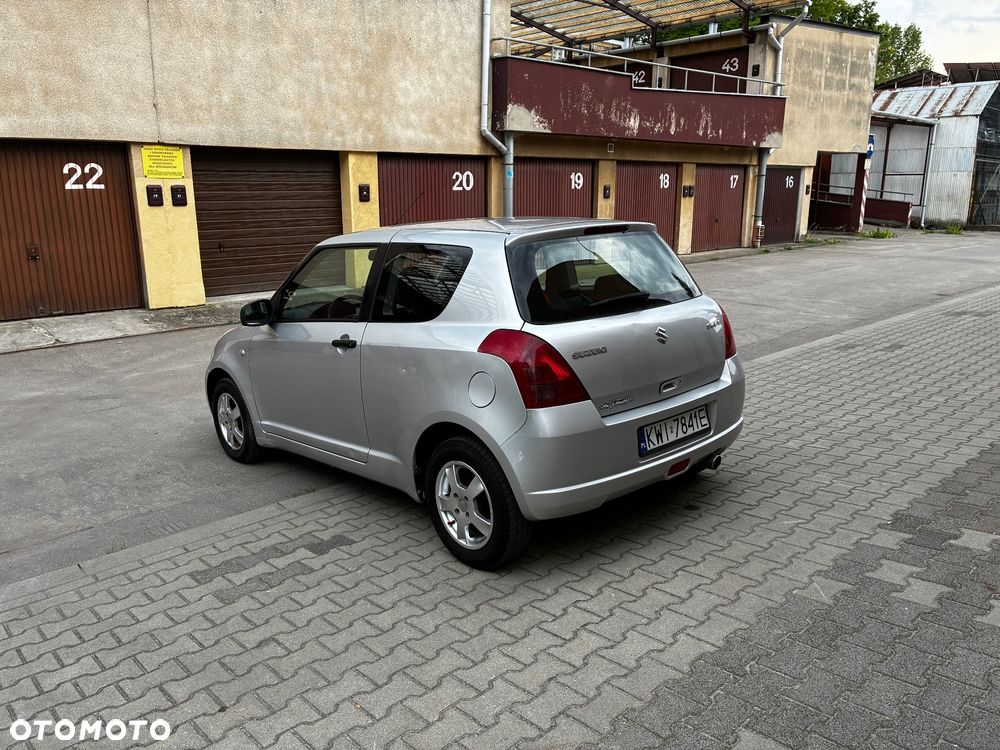 Suzuki Swift 1.3 Sakura - 3