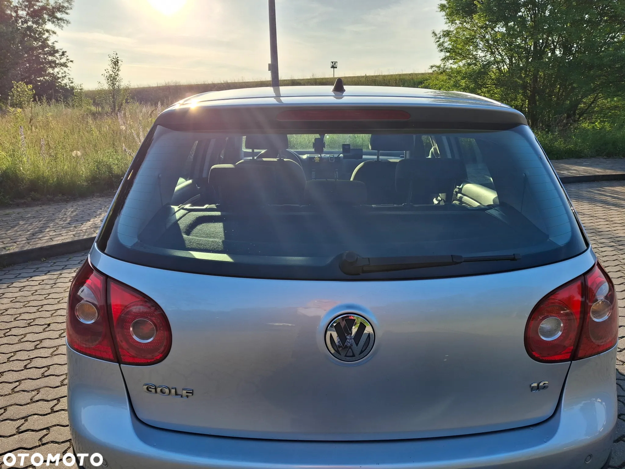 Volkswagen Golf - 2