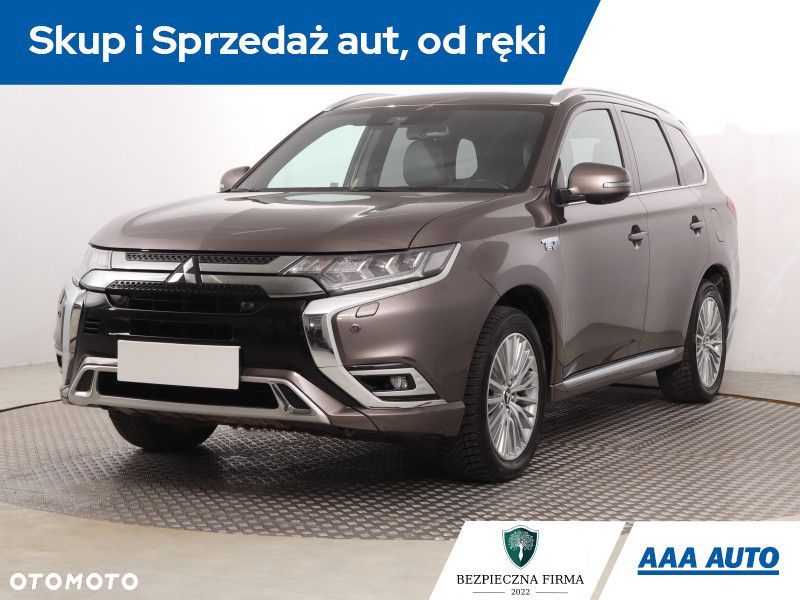 Mitsubishi Outlander - 3