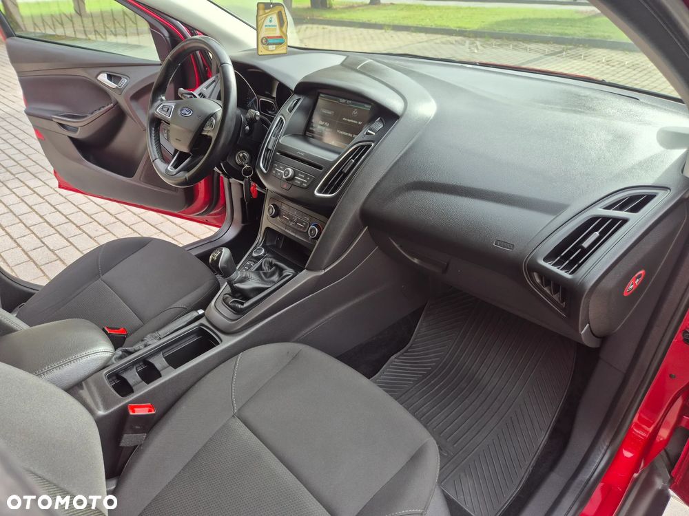Ford Focus - 33