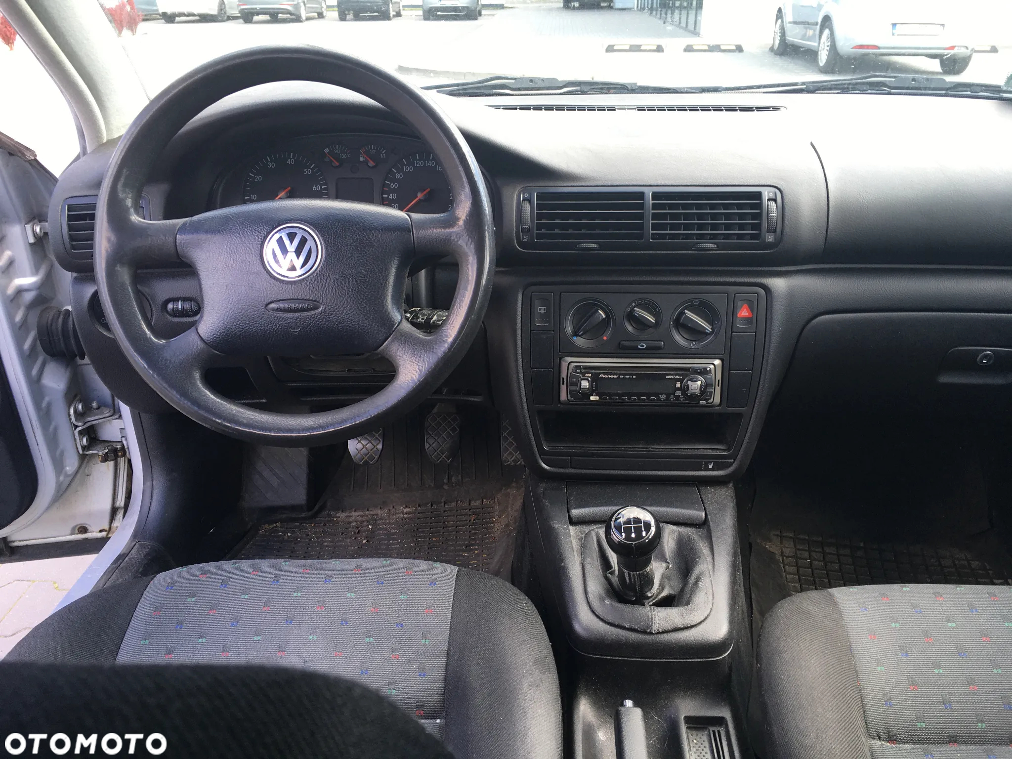 Volkswagen Passat 1.6 - 9