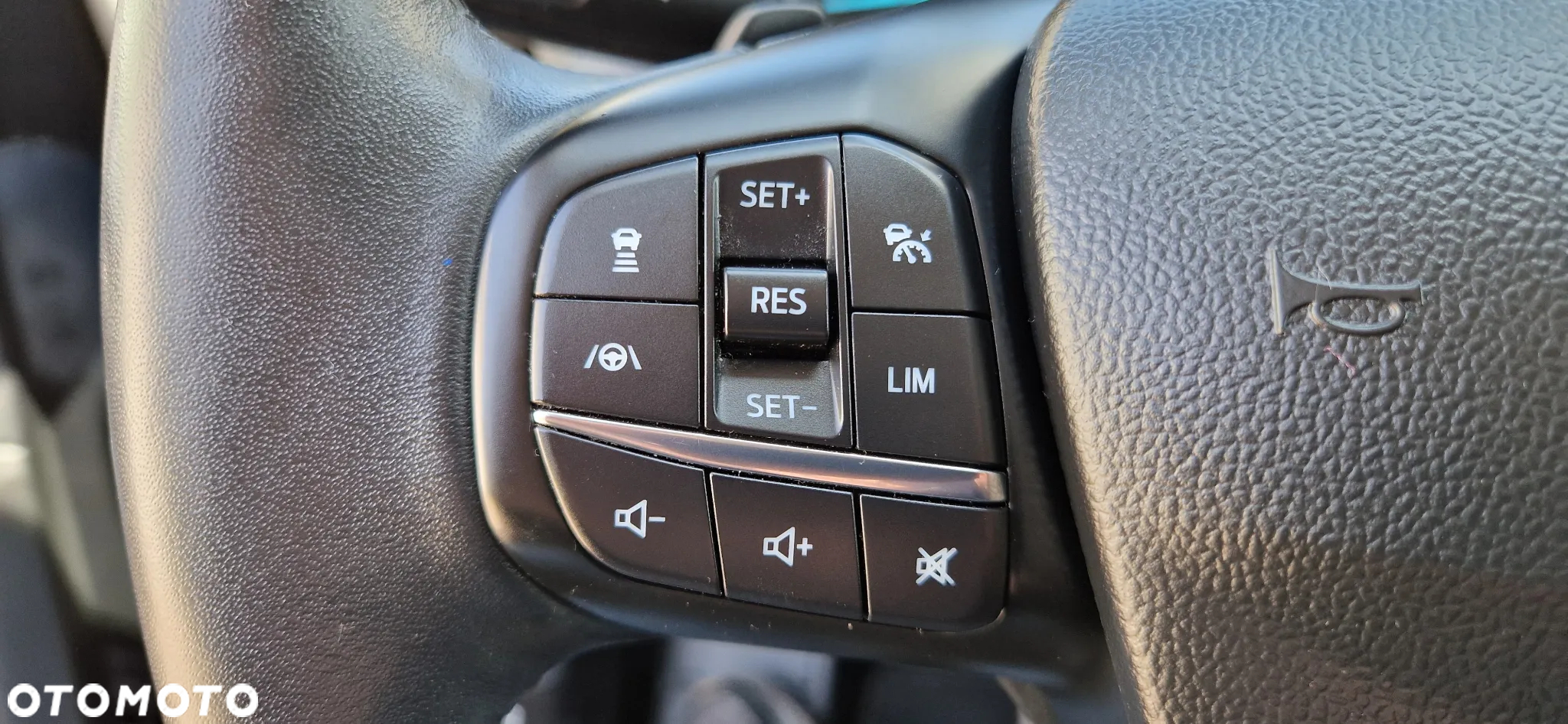 Ford Focus 1.5 EcoBoost Titanium X - 31