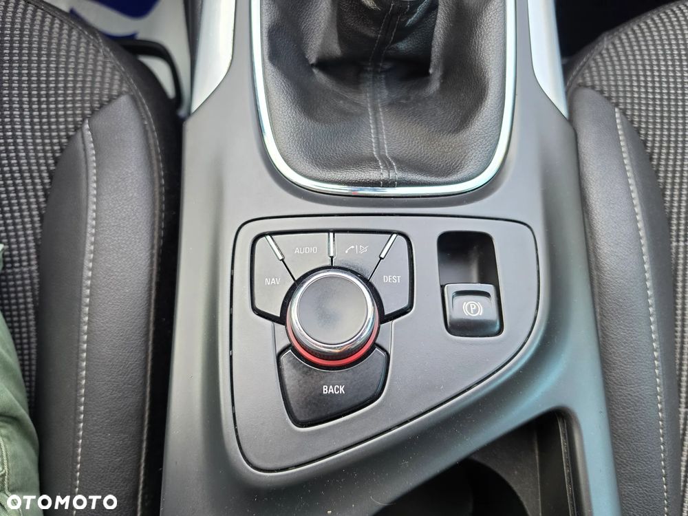 Opel Insignia - 31