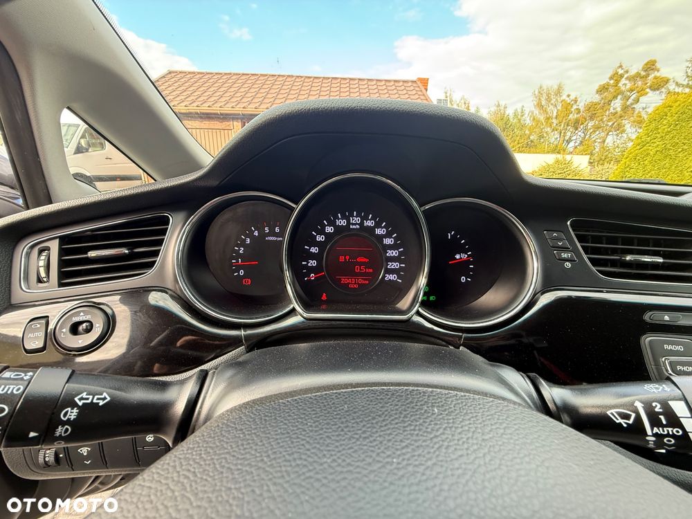 Kia Ceed - 16