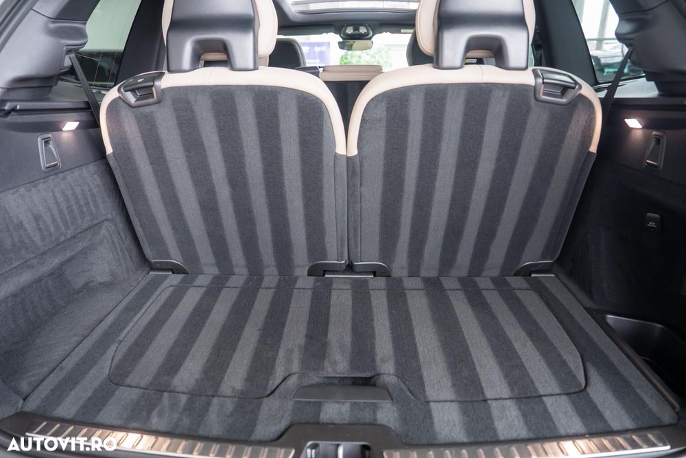 Volvo XC 90 - 22