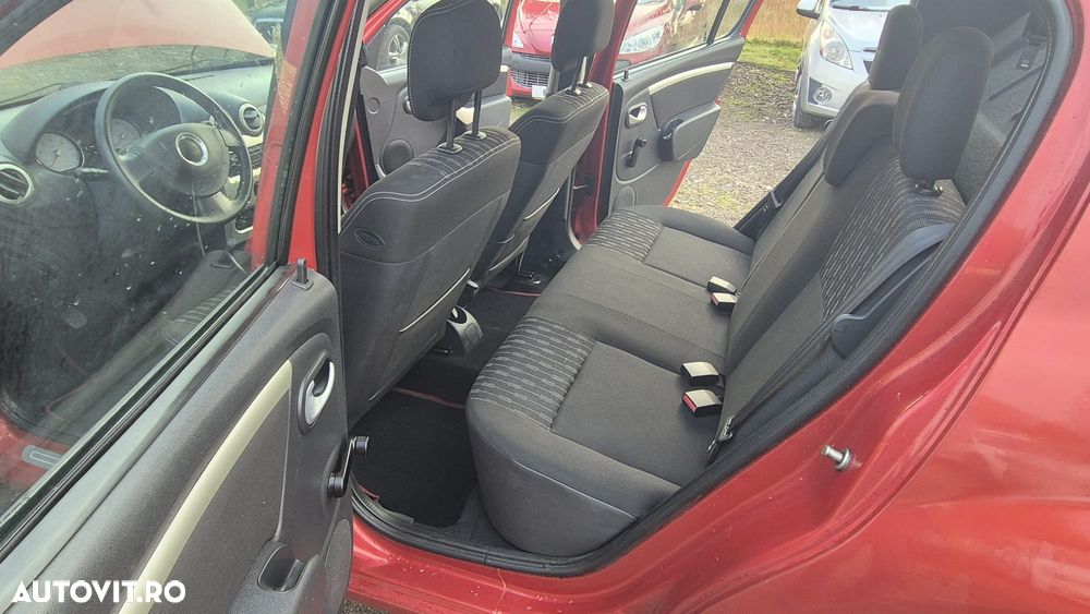 Dacia Sandero - 9