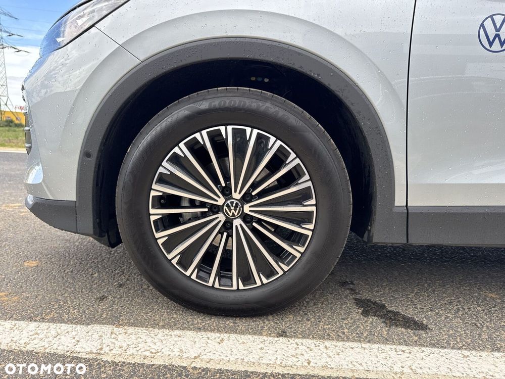Volkswagen Tiguan - 19