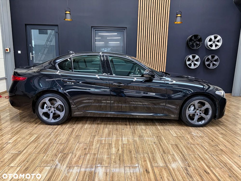 Alfa Romeo Giulia - 6