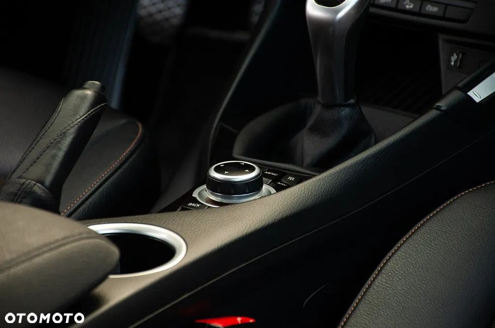 BMW X1 sDrive18d - 12