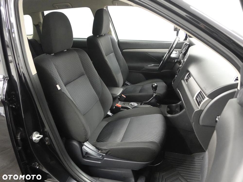Mitsubishi Outlander 2.2 DI-D 4WD Invite - 27