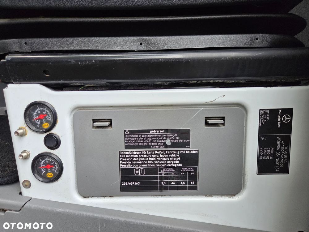 Mercedes-Benz SPRINTER 319 CDI - 24