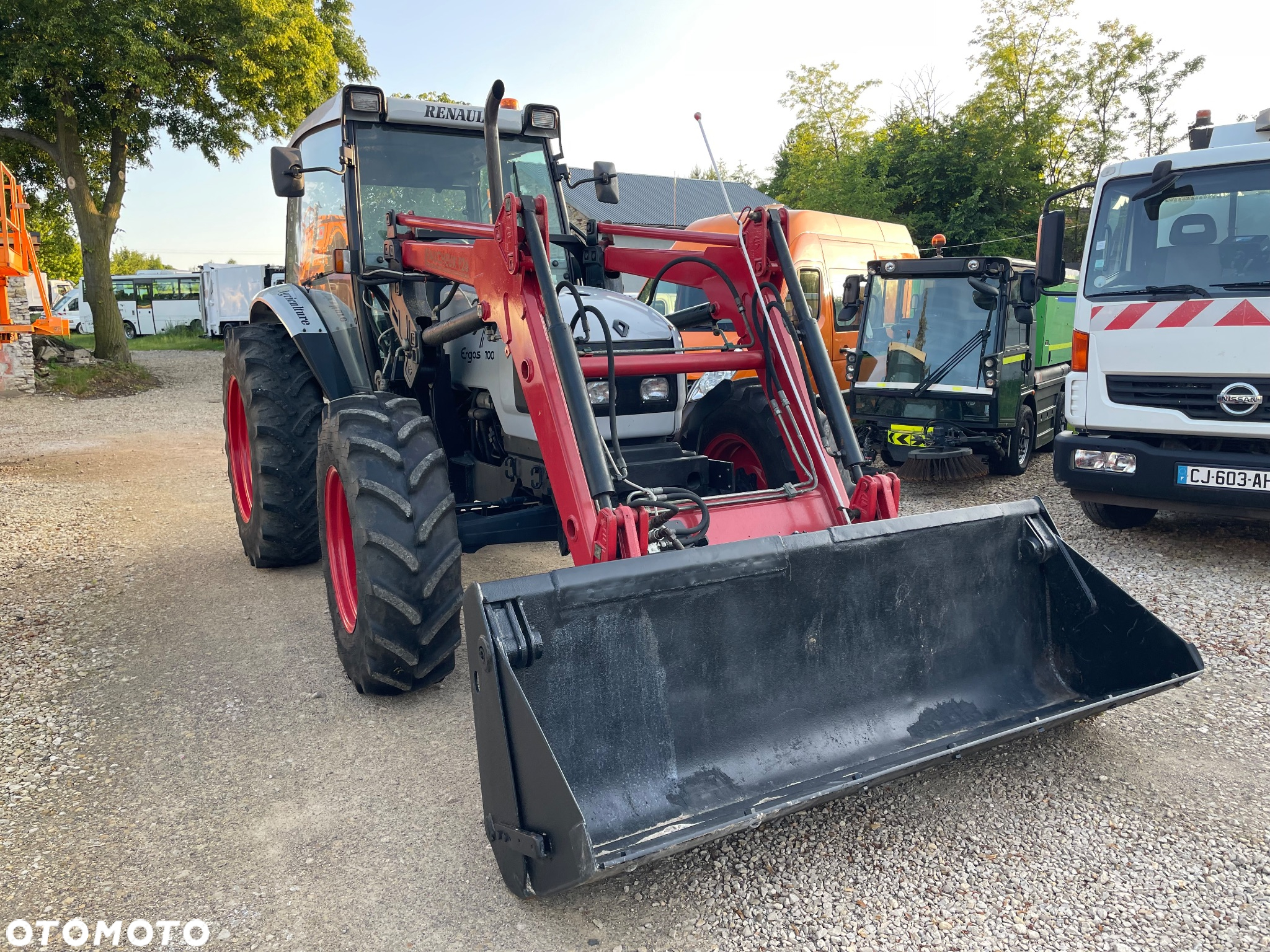 Renault ERGOS 100  TUR ŁYŻKA DZIELONA  2 x WOW - 3