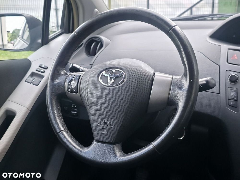 Toyota Yaris - 13