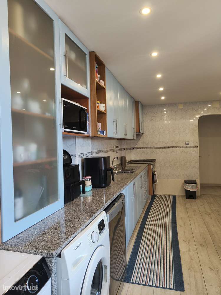 T3 com 2 casas de banho e boas acessibilidades - Grande imagem: 2/17