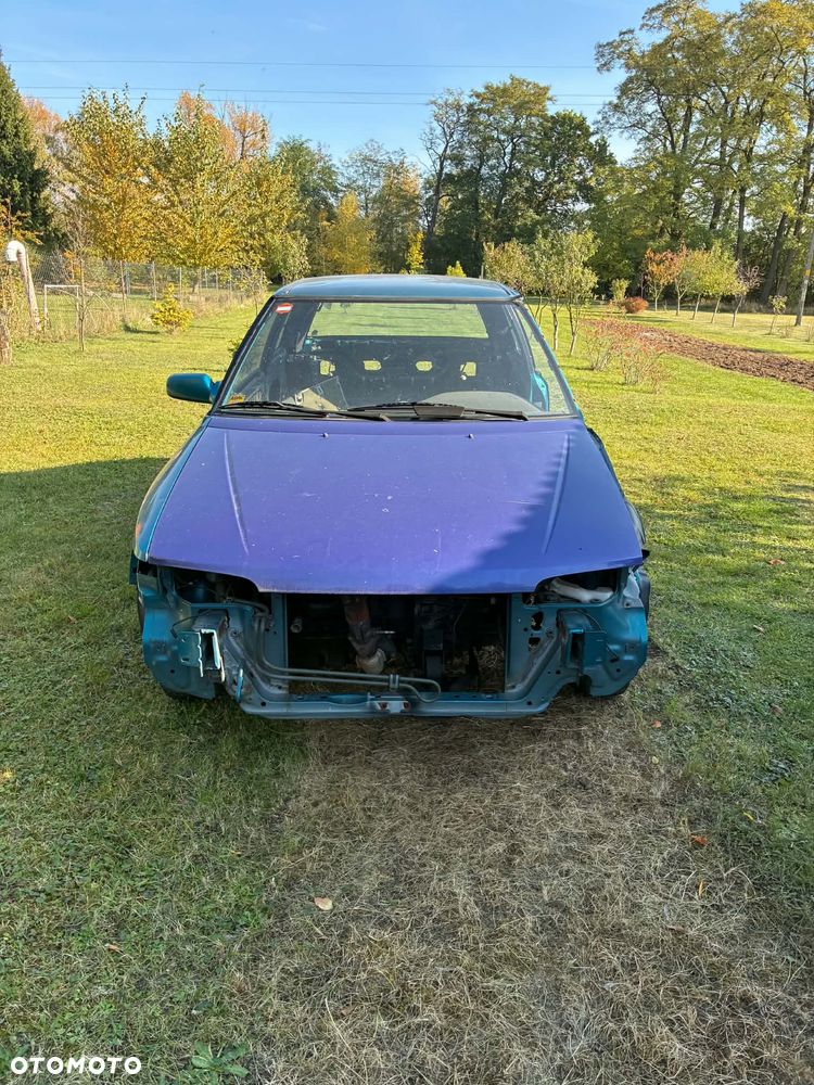 Mazda 323 - 28