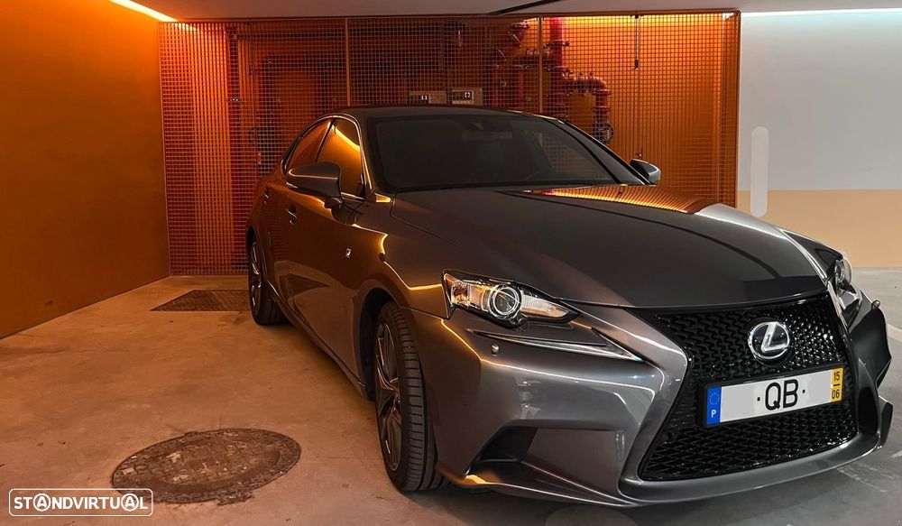 Lexus IS 300H F Sport - 2