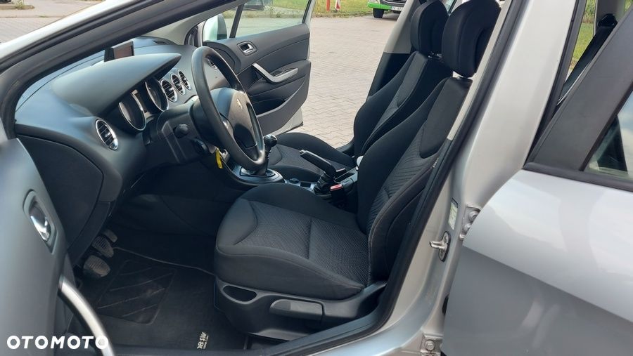 Peugeot 308 HDi FAP 110 NAVTEQ ON BOARD - 10