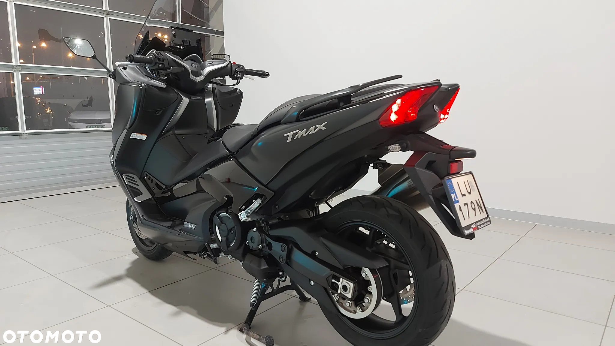 Yamaha Tmax - 16